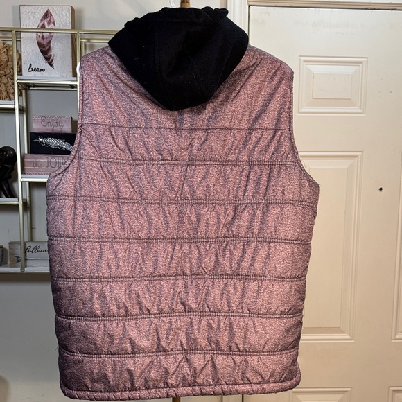 Beverly Hills Polo Club Gray Quilted Vest - Picture 7 of 7